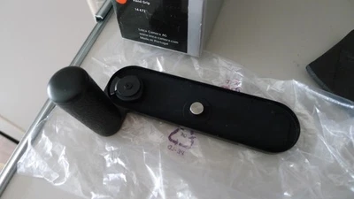 Leica M8 / M9 Handgrip: Black Finish. For Leica M8 & M9 cameras. Boxed - Image 1 of 3