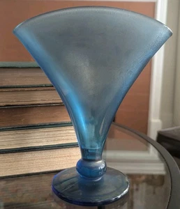 Fenton Fan Vase Blue Iridescent Glass MMA Metropolitan Museum of Art Vtg 1990s - Picture 1 of 18
