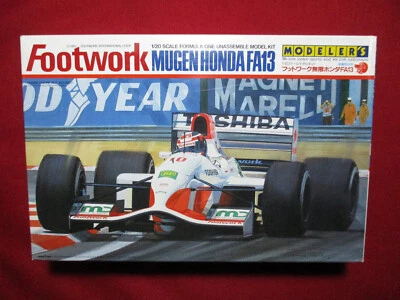 Footwork Mugen Honda FA13 Modeler's 1/20 Scale Formula 1 F1 Racing Car Model Kit - Image 1 of 4