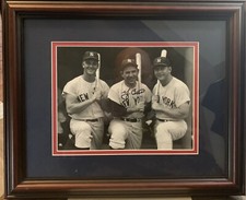 ROGER MARIS-MICKEY MANTLE-YOGI BERRA-NEW YORK YANKEES 8X10 PHOTO Signed By Yogi