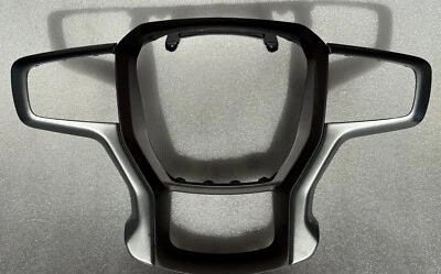 OEM metallic/silver Synthesis steering wheel trim w/ dk brown insert 2019+ Chevy Foto 1 de 2