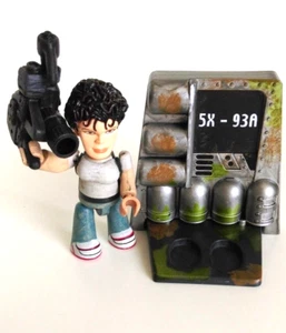 Aliens Mezco Mez-itz Aliens Ripley Figure With Display Stand 2003 Mezco Figure - Picture 1 of 3