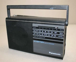 Panasonic RF-542 vintage transistor AM – FM radio - Imagen 1 de 12