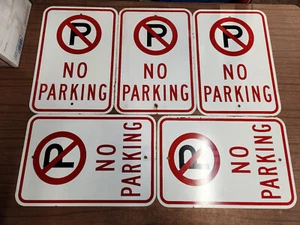Lot 0f 5 No Parking Signs 18" x 12" - Picture 1 of 13