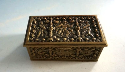 Erhard & Söhne Miniatur Messing Deckeldose mit Putten um 1910/20 (1220-008) - Bild 1 von 4