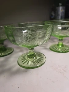  Uranìum Depression Green Glass Sherbet 3 1/8” H Set Of 5 -1 With Chipped Rim - Picture 1 of 15
