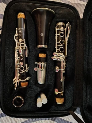 LeBlanc L225S серенада деревянный кларнет Bb с чехлом. Никогда не использовался. Серебряные ключи - Изображение 1 из 4