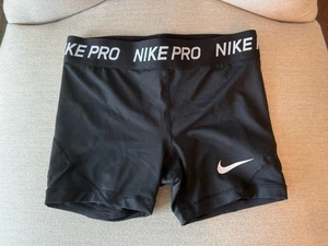 NIke Big Kid's (Girls) Size Small Black Shorts AQ9040-010 - Picture 1 of 9