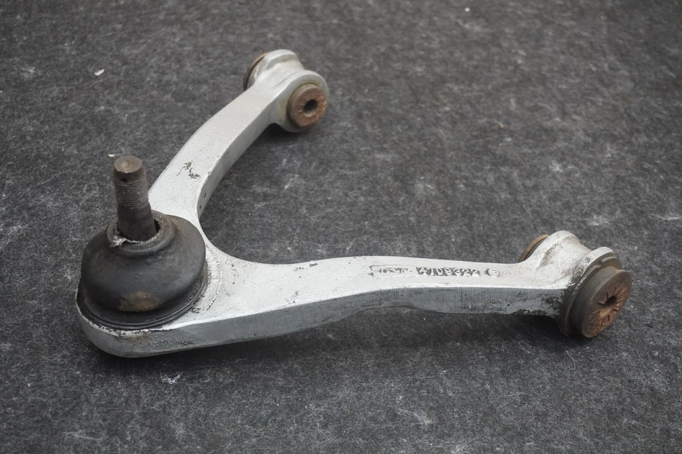 Rear Left or Right Upper Control Arm OEM 04709292 Dodge Viper Gen 2 1996-02 - Image 1 of 4