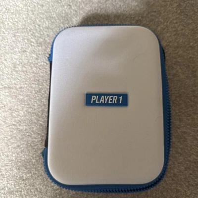 PS5/PS4 Playstation Controller Player 1 Tragetasche von Spiel. Tagged - Bild 1 von 3