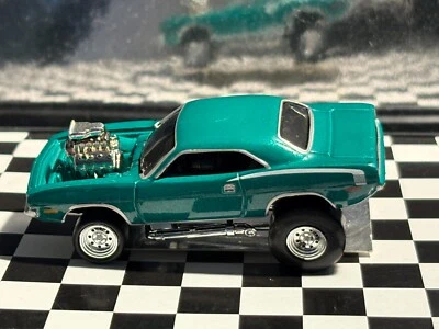 1/64 ZINGER 1970 PLYMOUTH HEMI CUDA RAYAS TURQUESA Y BLANCO M19 Foto 1 de 4