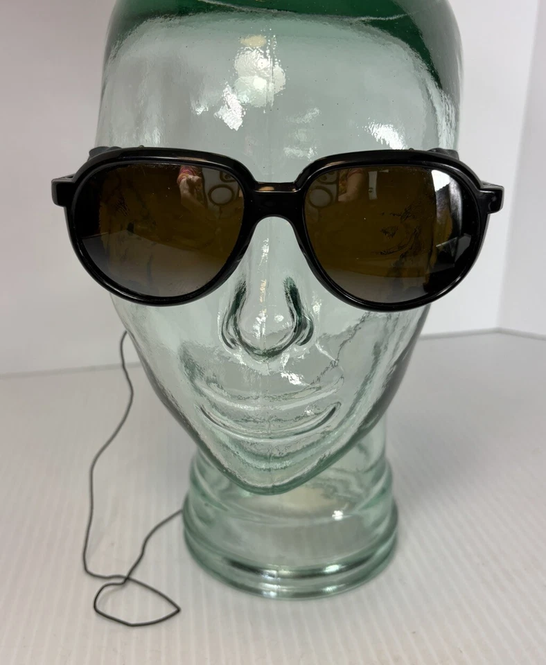 Gafas de sol vintage de nailon con protectores laterales de cuero reales de Francia Foto 1 de 4