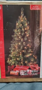 Christmas Tree 4ft Prelit - Picture 1 of 10