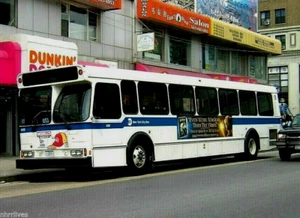 5x7 FARBFOTO NYC BUS 1994 ORION-5 #400 Q-13 ROOSEVELT AV AN DER MAIN ST 4.12.03 - Bild 1 von 1