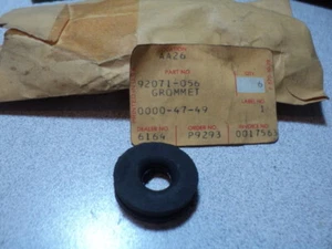 Kawasaki Z1 H1 H2 S1 S3 BN 1973-99 BR EL EN EX F11 G3 ojal como nuevo OEM 92071-056 - Imagen 1 de 4