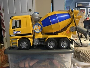 Brûder Cement Mixer Toy Truck 2001 - Picture 1 of 4
