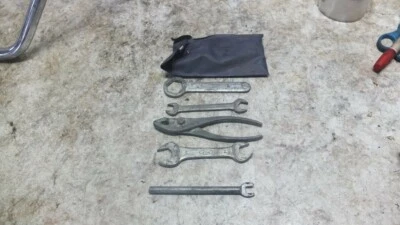 81 Honda CM400 CM 400 C набор инструментов сумка - Изображение 1 из 4