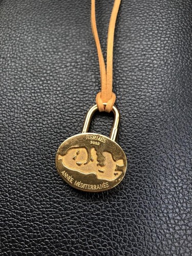 HERMÈS HERMES Collana con ciondolo lucchetto oro 33 1 pollici regolabile accessorio uomo donna