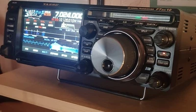 YAESU FT DX-10 in gutem Zustand, kaum gebraucht - Bild 1 von 4
