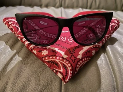 (1) Óculos de sol Ohio State Buckeyes Wrap [novo na caixa] Buckeyes "O" + bandana vermelha - Imagem 1 de 4