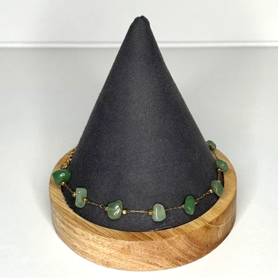 Pulseira de corrente delicada pedra jadeíta verde aço inoxidável tom dourado - Imagem 1 de 4