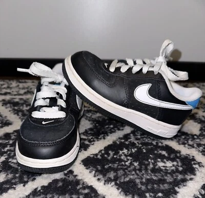 Nike Air Force, negro/azul, niño pequeño talla 9 Foto 1 de 4