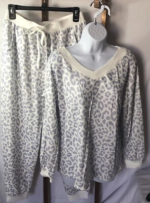 Women’s 2-piece Jogger/Lounge Set Color Cream And Gray Animal Print Design - Image 1 of 4