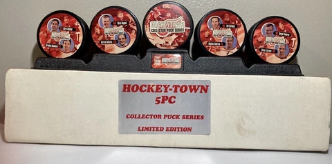 Hockeytown Official Collector Puck Series 1999-2000 5pc. with Stand Cover