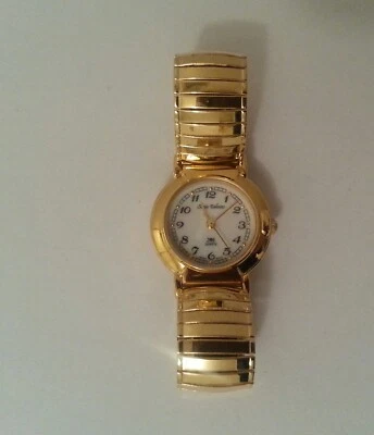 QUARTZ EASY READ WHITE DIAL BRASS WATCH WITH GOLD STRETCH BAND/ 1 pack - Image 1 of 4