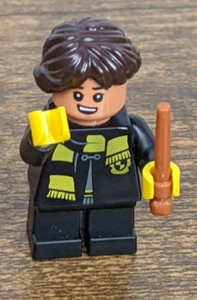LEGO Harry Potter Minifigure – Hufflepuff Student with Wand – Interchangeable Ha - Picture 1 of 5