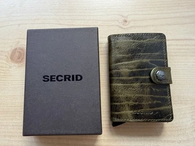 Secrid Dutch Martín Leather Mini-Wallet In Olive Green. New With Tags, RFID. - Image 1 of 4