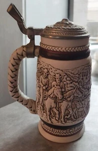 Taza Avon Stein 1980. Cattle Drive, Stage Coach, Roping, Chuck Wagon 475040 - Imagen 1 de 4