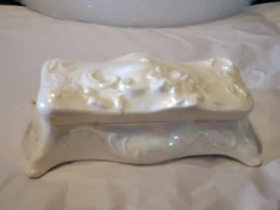 Caja Baratija Productos Loma Cerámica Blanco Irridiscente Rosa Detallada De Colección C1951 Foto 1 de 4