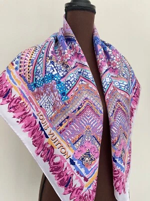 Louis Vuitton Bufanda Cuadrada de Seda Monograma Flores Azul Paraíso Rosa Borde Envoltura Foto 1 de 4