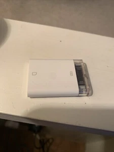 Apple iPad / SD Card Adaptor - Picture 1 of 4