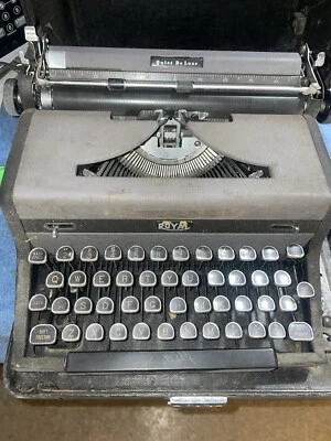 Estuche rígido para máquina de escribir Royal Quiet De Luxe de colección serie - A-1609461 Foto 1 de 4