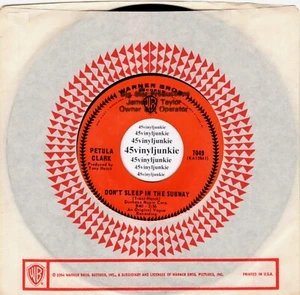 Petula Clark 45 rpm "Don't Sleep In The Subway" on Warner Bros. Records - Picture 1 of 2