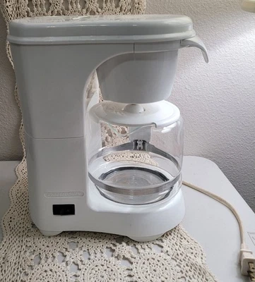 Cafetera Proctor Silex Simply 12 tazas blanca modelo #46801 funciona. Foto 1 de 4