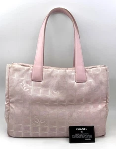 Auténtico Bolso de Mano CHANEL Línea de Viaje Color Rosa Nylon con Tarjeta de Autenticidad - Imagen 1 de 15