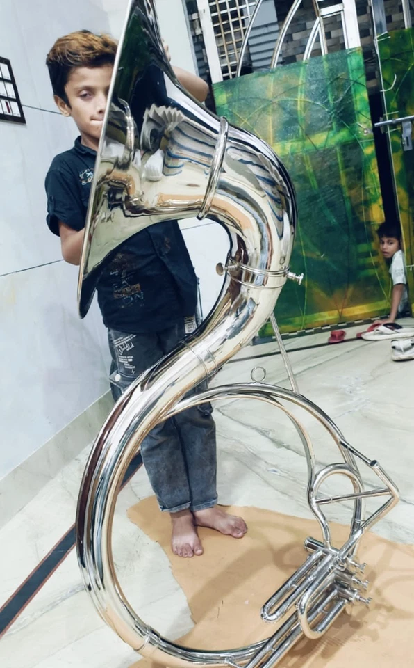 Sousafón Tuba Cuerno 22 Pulgadas Campana Cromo Pulido Envío Gratis Sin Derechos de Importación Foto 1 de 4