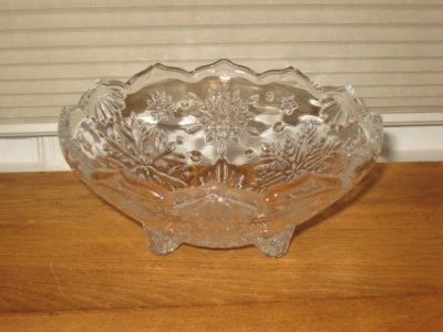 GORHAM FOOTED BOWL W/ OUTSIDE RAISED SNOWFLAKES - Image 1 of 4