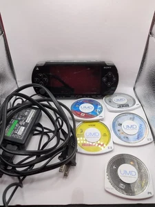 Consola portátil de videojuegos Sony Playstation PSP-1000 negra con 5 UMD - Imagen 1 de 5