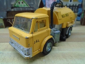 JOHNSTON ROAD SWEEP VACU-SWEEP RARE VERSION DINKY TOY - Picture 1 of 8