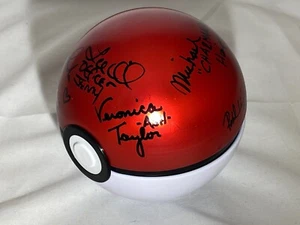 Pokémon - Rachael Lillis (RIP) + 6 Pokéball firmados más con certificado de autenticidad JSA - Imagen 1 de 9