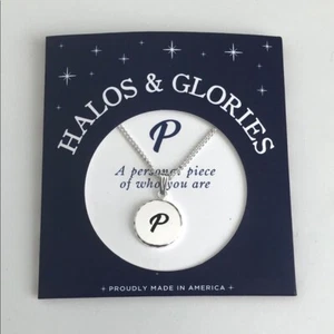 Halos & Glories - Collana lettera iniziale monogramma tono argento P nuova con etichetta - Foto 1 di 4