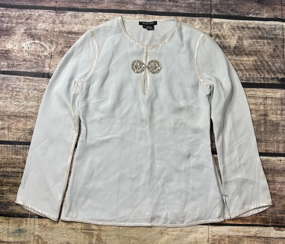 Blusa feminina Etcetera vintage tamanho 8 seda cetim acabamento cravejado leve azul celeste - Imagem 1 de 4