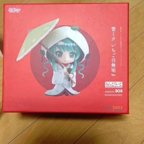 Nendoroid Hatsune Miku Snow Miku 2013 Strawberry White Kimono Ver.Figure #303 Cover