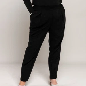 PANTALÓN MUJER ROCKTHOSECURVES LISO NEGRO CINTURA ELÁSTICA + BOLSILLOS LATERALES - Imagen 1 de 8