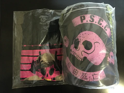 Mezco One:12 RUMBLE SOCIETY PINK SKULLS CHAOS CLUB PSCC Brand New! +XL T-shirt! Cover