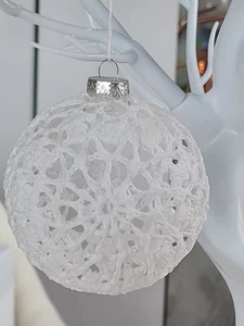 Weihnachtskugel, 7 cm, 1 Stk.,weiß, gehäkelt, Handarbeit, ohne Plastikkugel - Bild 1 von 7